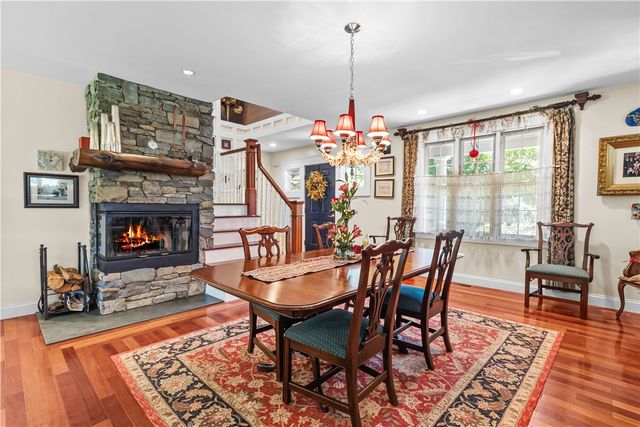 93 Kickemuit Avenue, Bristol, RI 02809