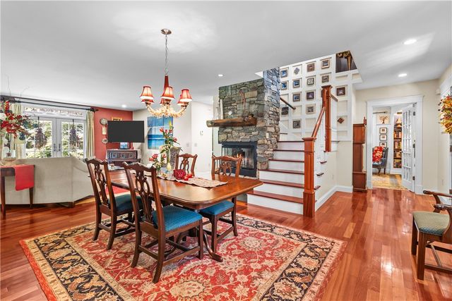 93 Kickemuit Avenue, Bristol, RI 02809