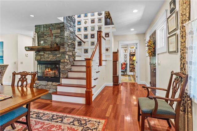 93 Kickemuit Avenue, Bristol, RI 02809