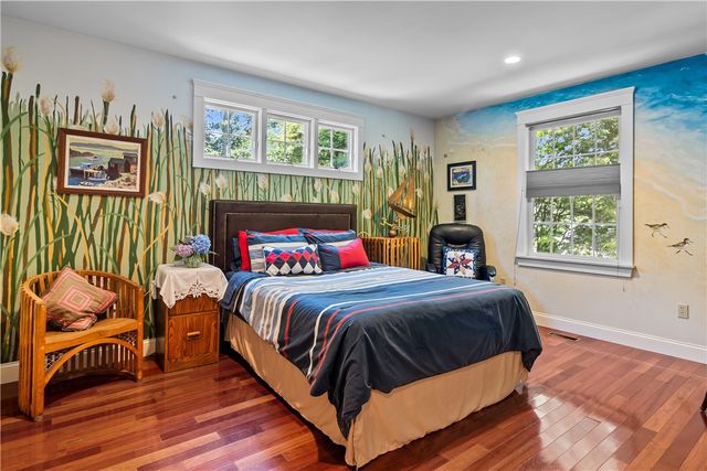 93 Kickemuit Avenue, Bristol, RI 02809