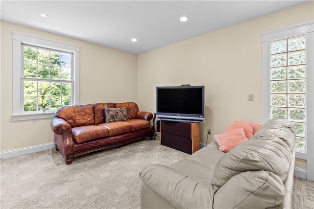 93 Kickemuit Avenue, Bristol, RI 02809