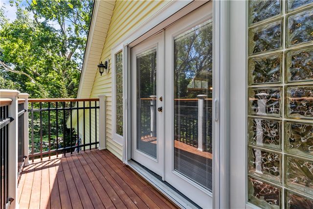 93 Kickemuit Avenue, Bristol, RI 02809