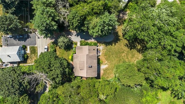 93 Kickemuit Avenue, Bristol, RI 02809