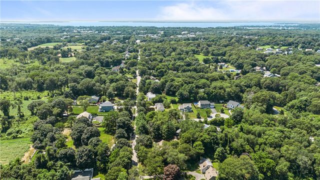 93 Kickemuit Avenue, Bristol, RI 02809