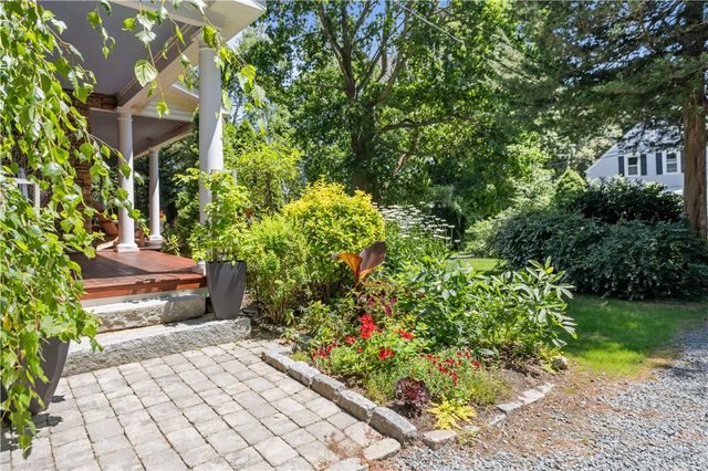 93 Kickemuit Avenue, Bristol, RI 02809