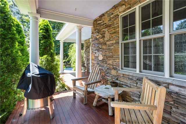93 Kickemuit Avenue, Bristol, RI 02809