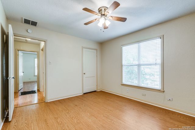 322 BYRNES DR, San Antonio, TX 78209