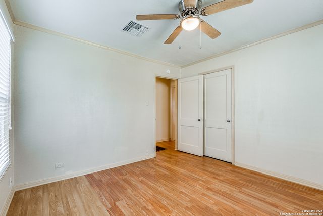 322 BYRNES DR, San Antonio, TX 78209