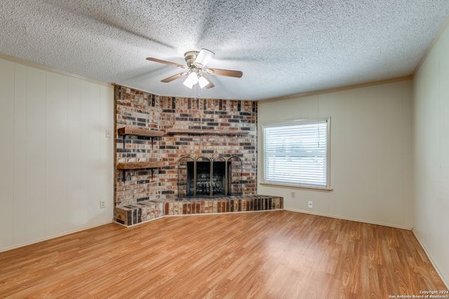 322 BYRNES DR, San Antonio, TX 78209
