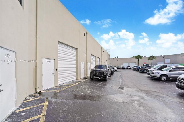 4931 SW 75th Ave 22, Miami, FL 33155