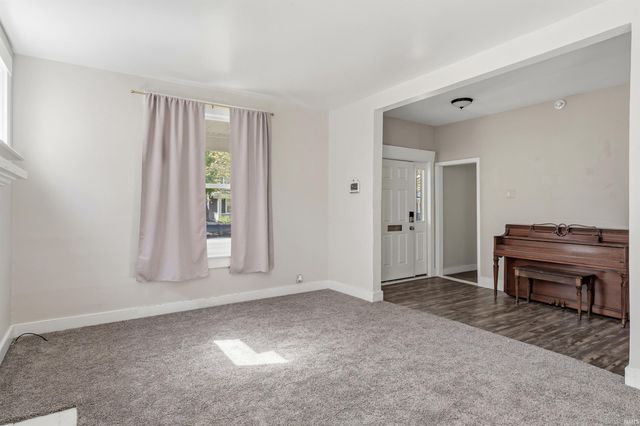 804 Kinnaird Avenue, Fort Wayne, IN 46807