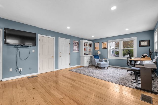 7 Whaler Ln Unit 7, Quincy, MA 02171