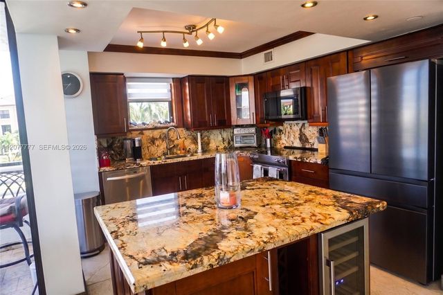 3300 NE 192nd Street 1612, Aventura, FL 33180