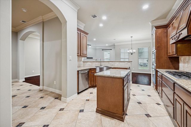 2 Schwab Lane, Houston, TX 77055