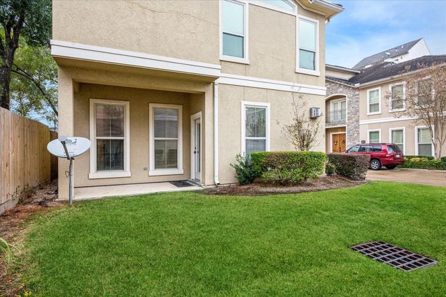 2 Schwab Lane, Houston, TX 77055