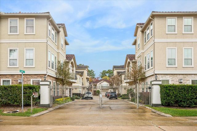 2 Schwab Lane, Houston, TX 77055