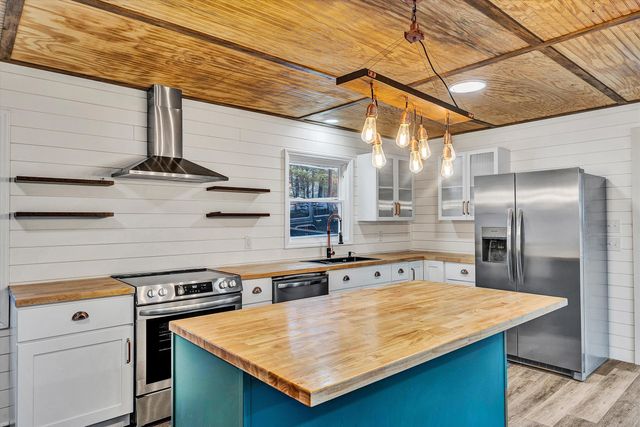 5401 Warwood DR, Roanoke, VA 24018