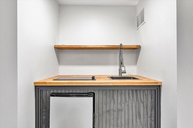 5401 Warwood DR, Roanoke, VA 24018