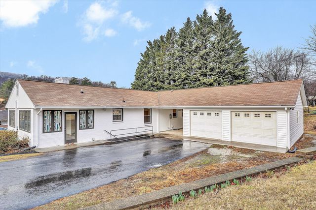 5401 Warwood DR, Roanoke, VA 24018