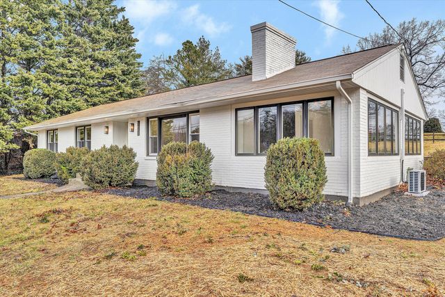 5401 Warwood DR, Roanoke, VA 24018