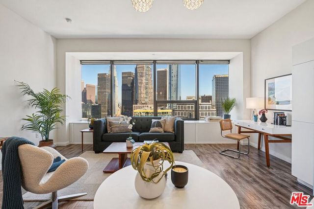 1100 Wilshire Boulevard 2209, Los Angeles, CA 90017