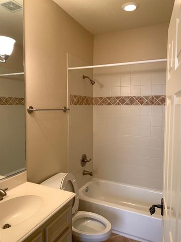 2210 Bellefontaine Street C, Houston, TX 77030