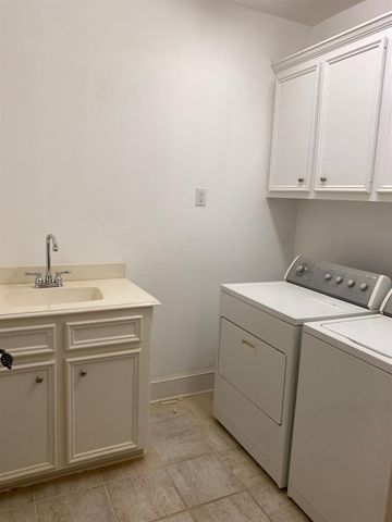 2210 Bellefontaine Street C, Houston, TX 77030