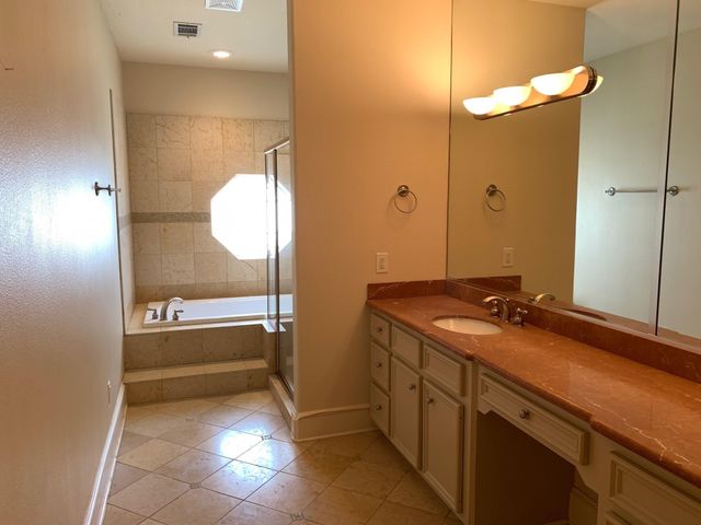 2210 Bellefontaine Street C, Houston, TX 77030