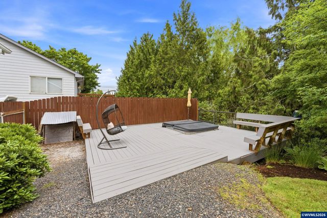 1160 31st Ct NW, Salem, OR 97304