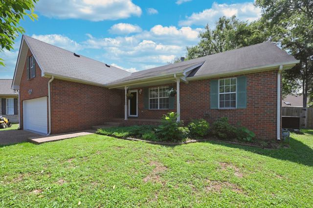 621 Kingsway Dr, Old Hickory, TN 37138