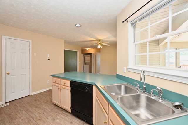 621 Kingsway Dr, Old Hickory, TN 37138