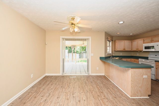 621 Kingsway Dr, Old Hickory, TN 37138