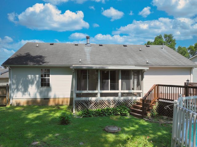 621 Kingsway Dr, Old Hickory, TN 37138