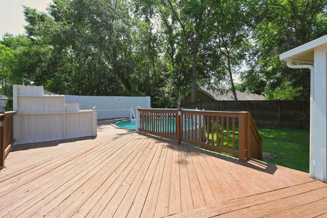 621 Kingsway Dr, Old Hickory, TN 37138