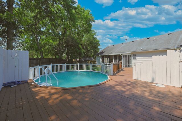 621 Kingsway Dr, Old Hickory, TN 37138