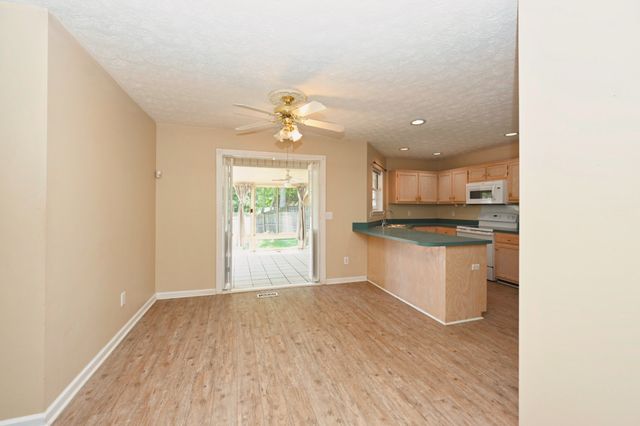 621 Kingsway Dr, Old Hickory, TN 37138