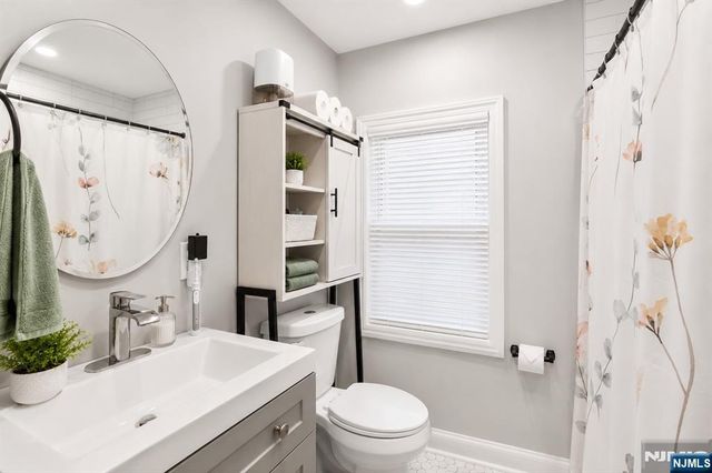 56 Bergen Avenue, Bergenfield, NJ 07621