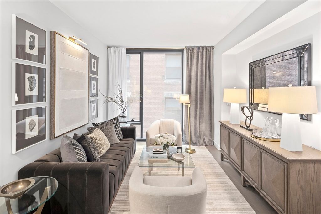55 Lagrange St 1006, Boston, MA 02116