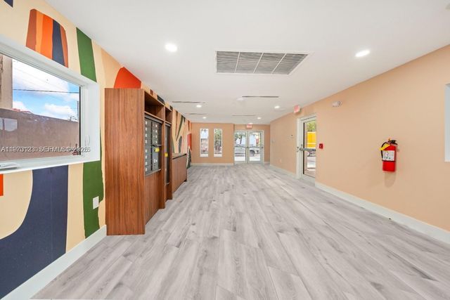 32 NW 14th Ave 3, Miami, FL 33125