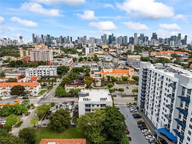 32 NW 14th Ave 3, Miami, FL 33125