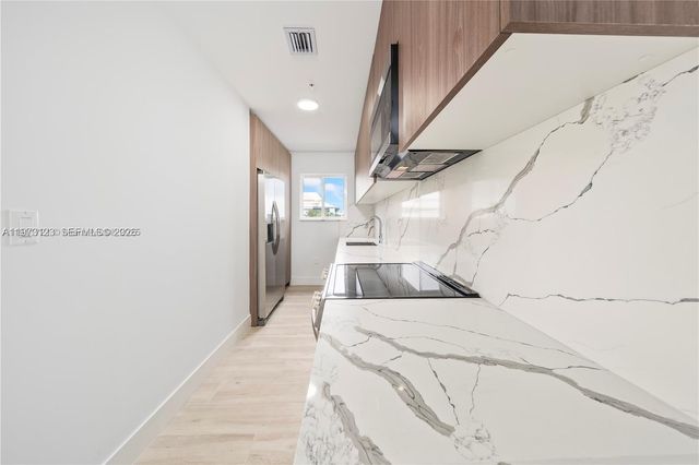 32 NW 14th Ave 3, Miami, FL 33125