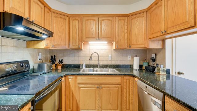 79 W BUTTONWOOD DR, Churchville, PA 18966