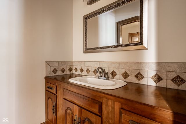 10715 Compass Court, Indianapolis, IN 46256