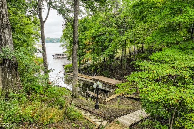 10715 Compass Court, Indianapolis, IN 46256