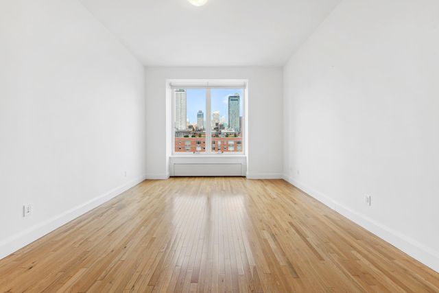 121 W 19TH Street PHF, New York City, NY 10011
