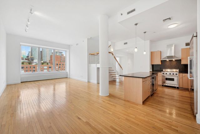 121 W 19TH Street PHF, New York City, NY 10011