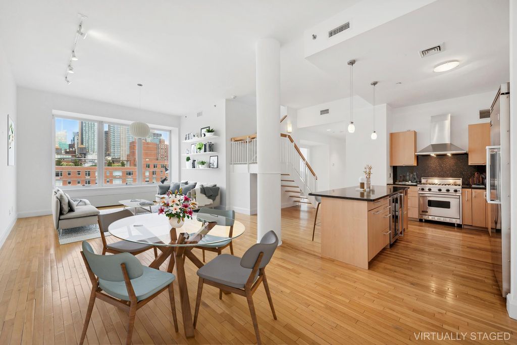121 W 19TH Street PHF, New York City, NY 10011