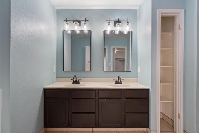 2122 Deer Creek TRL, Round Rock, TX 78665