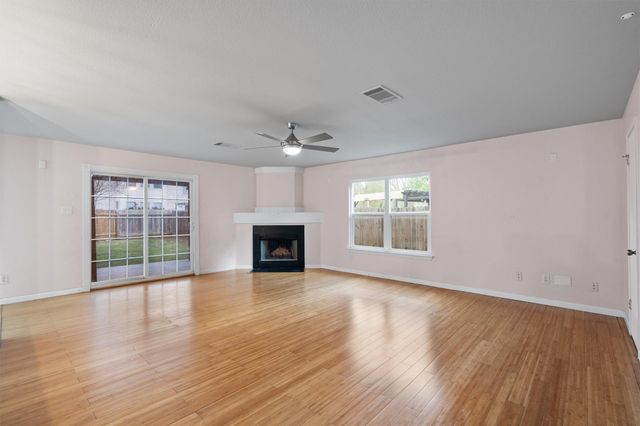 2122 Deer Creek TRL, Round Rock, TX 78665