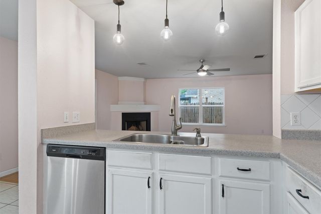 2122 Deer Creek TRL, Round Rock, TX 78665